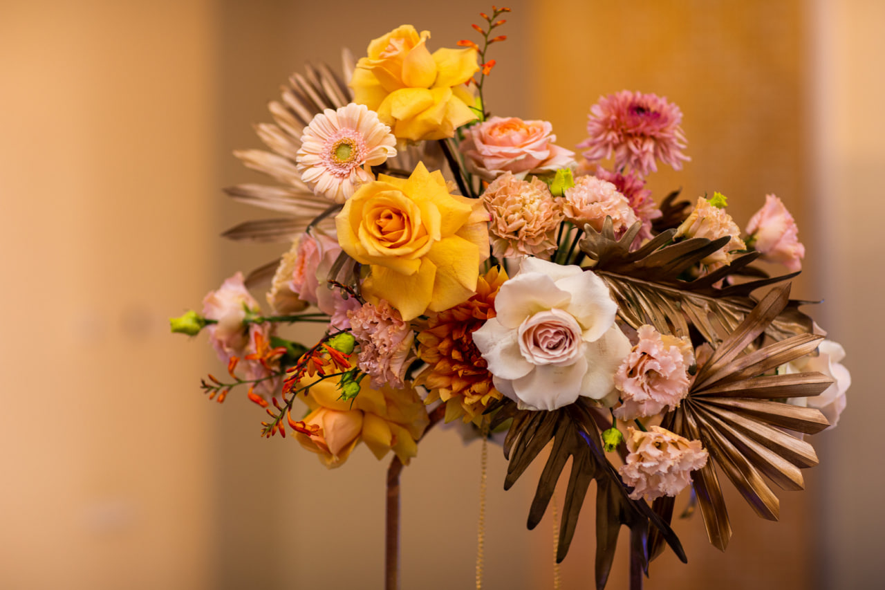 Seasonal Blooms: How to Choose the Right Flowers Year-Round